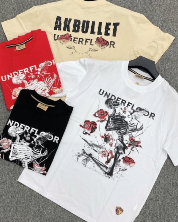 Camiseta unisex oversize con estampado de esqueleto